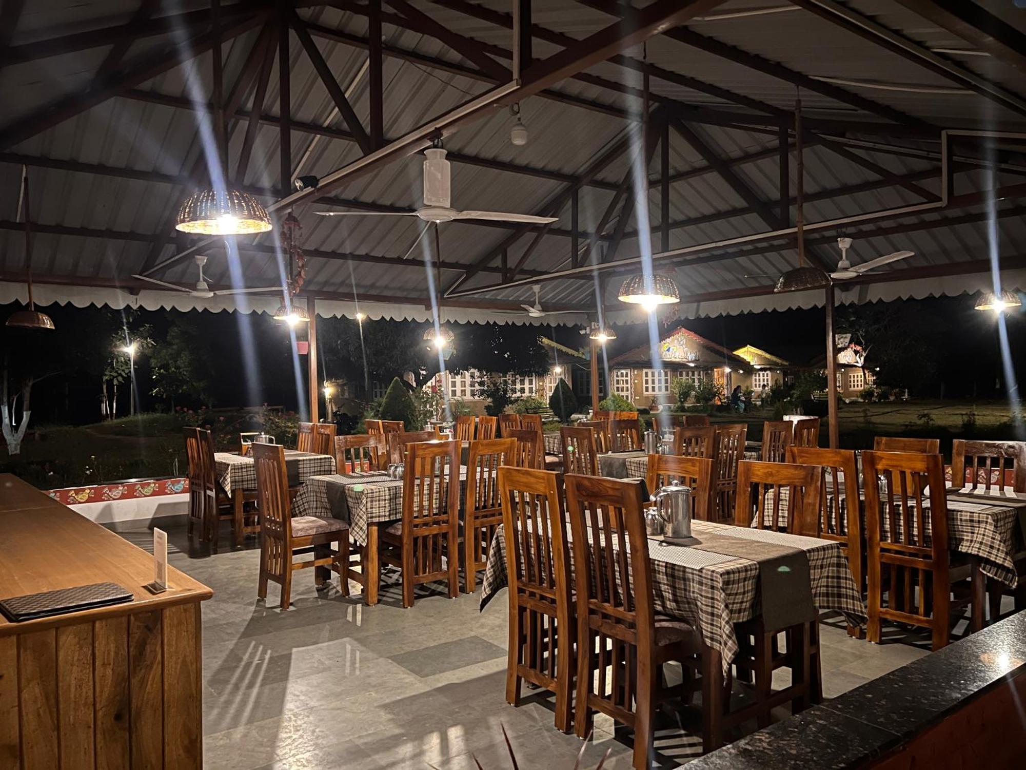 Wow Stayz2 Pachmarhi Foothill Cottages Экстерьер фото