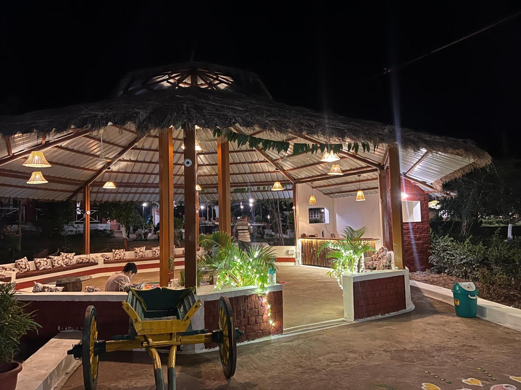 Wow Stayz2 Pachmarhi Foothill Cottages Экстерьер фото