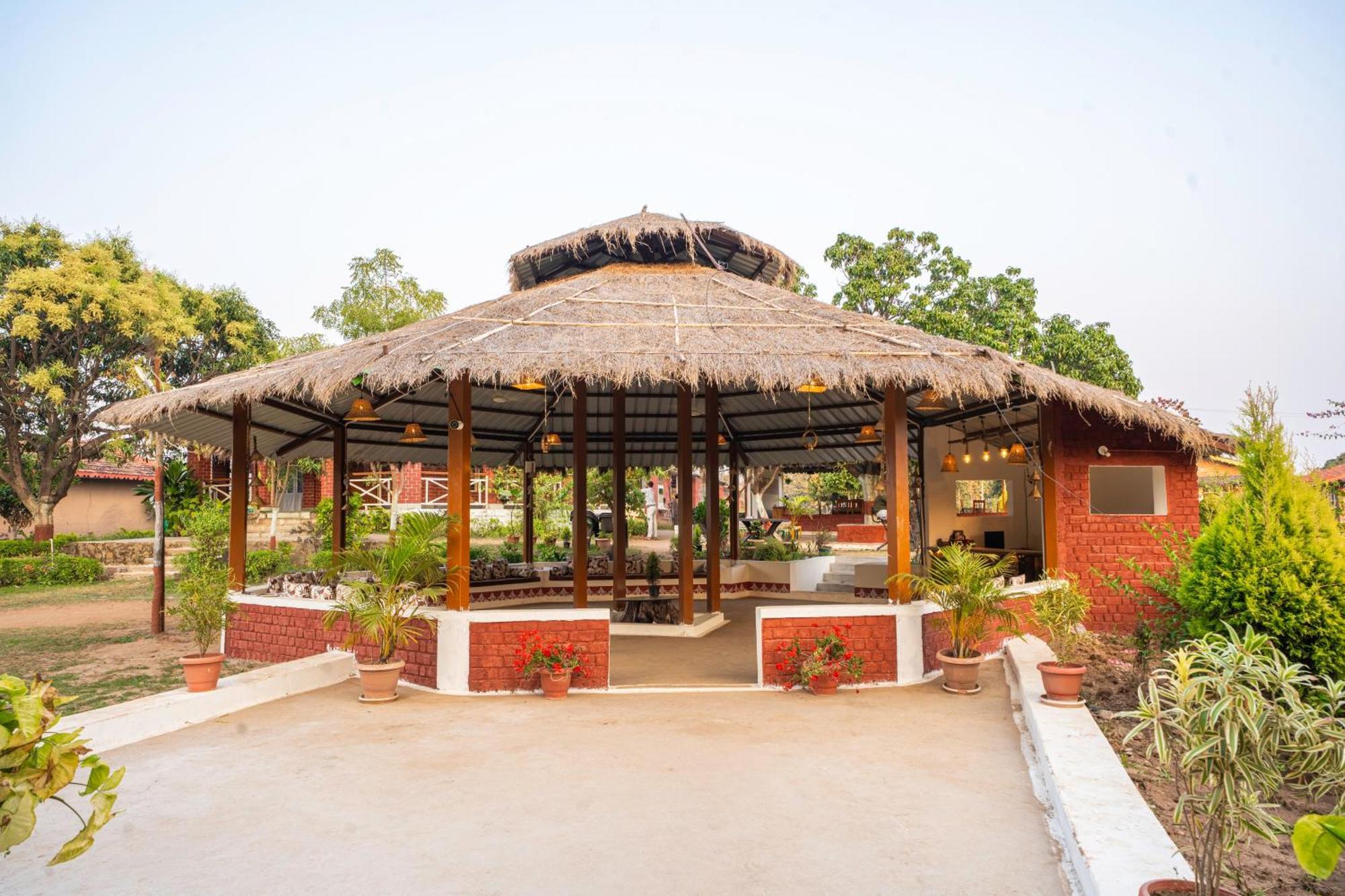 Wow Stayz2 Pachmarhi Foothill Cottages Экстерьер фото